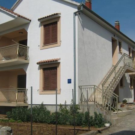 Apartmani Petra Pakostane Bagian luar foto