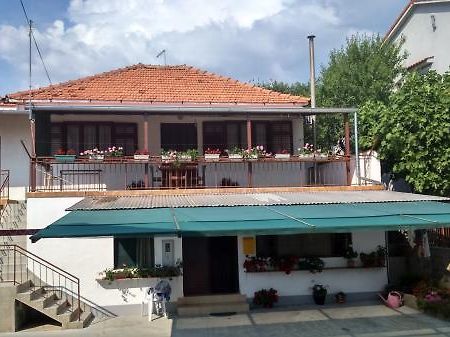 Apartmani Petra Pakostane Bagian luar foto