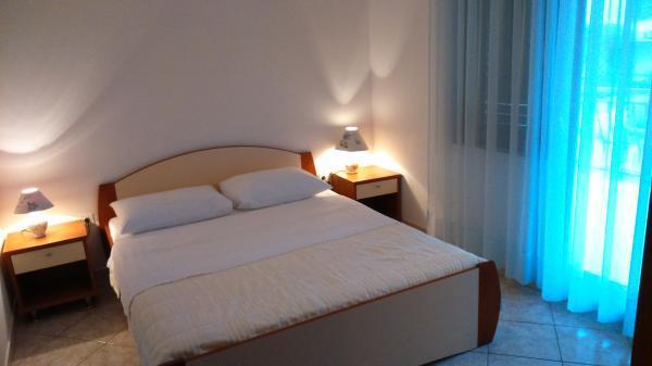 Apartmani Petra Pakostane Bagian luar foto