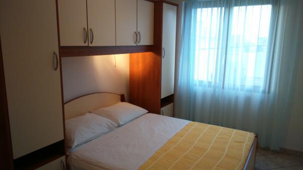 Apartmani Petra Pakostane Bagian luar foto